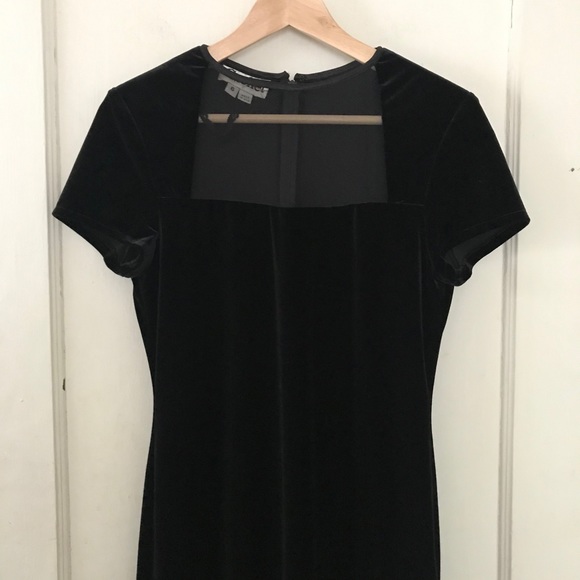 Cachet Dresses & Skirts - Vintage Cachet Short Sleeve Velvet Midi Dress